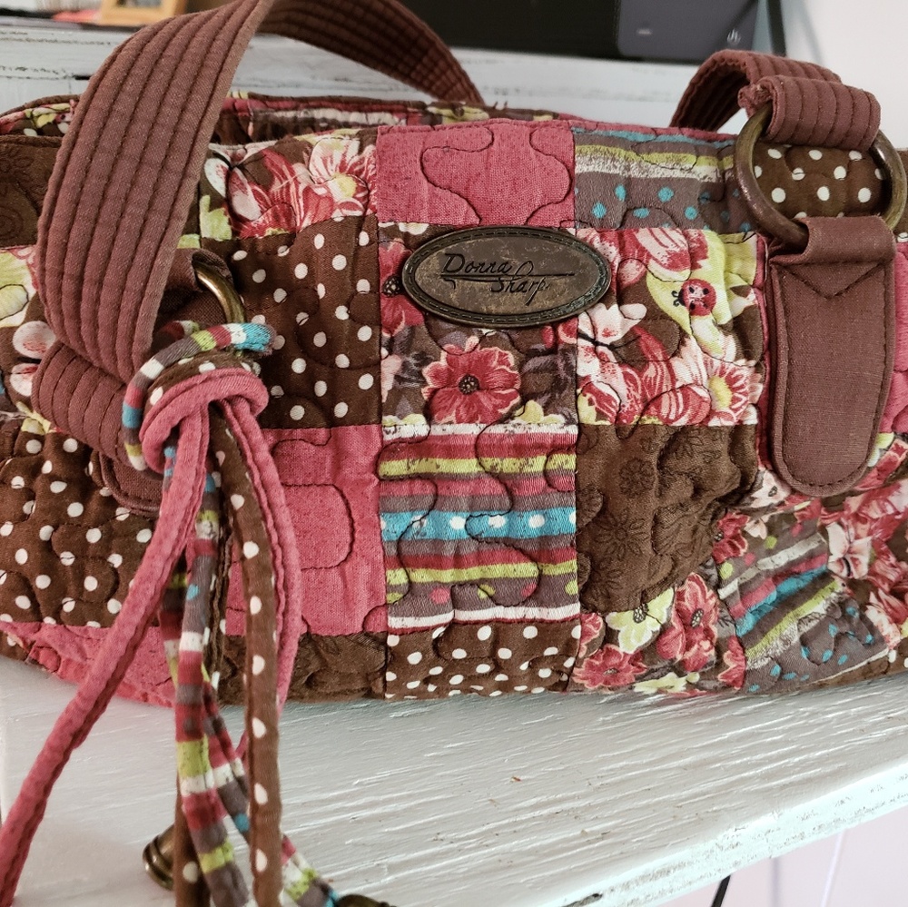 Donna sharp hand bag